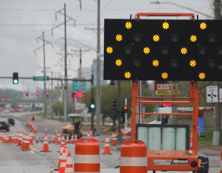 Work zone digital traffic arrow